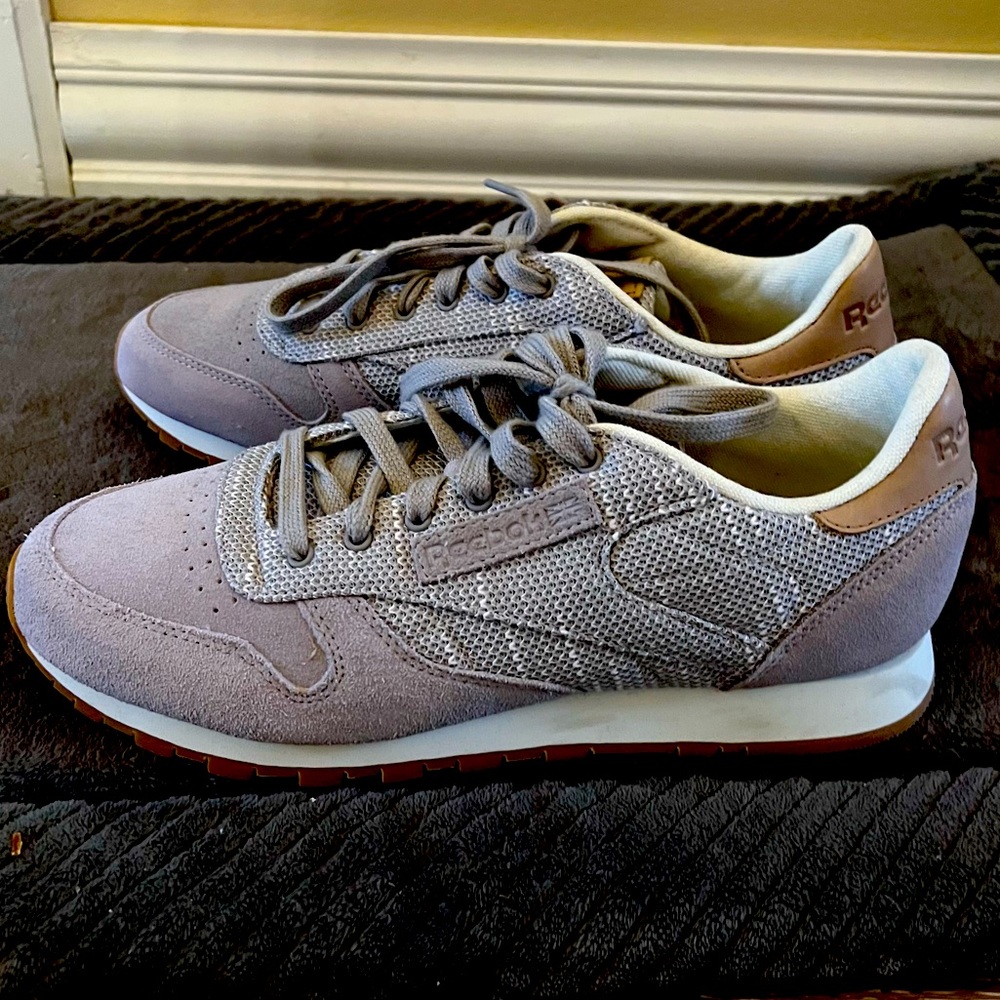 Retro lilac Reebok shoes